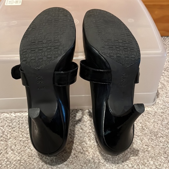 Antonio Melani Heels - Picture 5 of 8